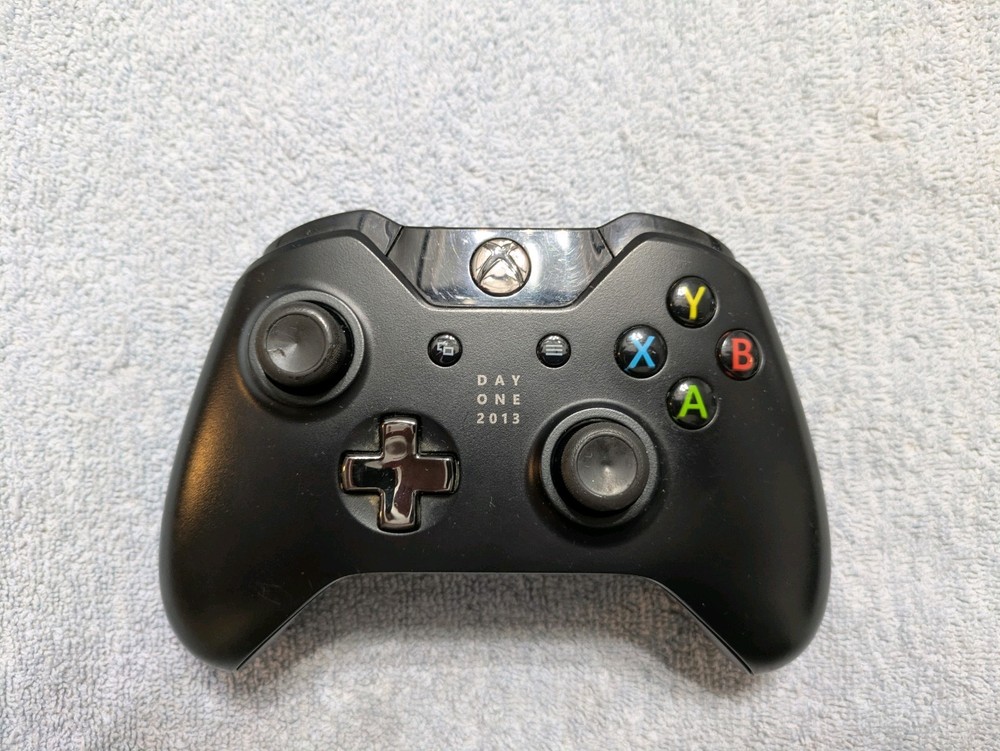 Xbox One "Day One 2013" Black Controller - Cleaned & Tested