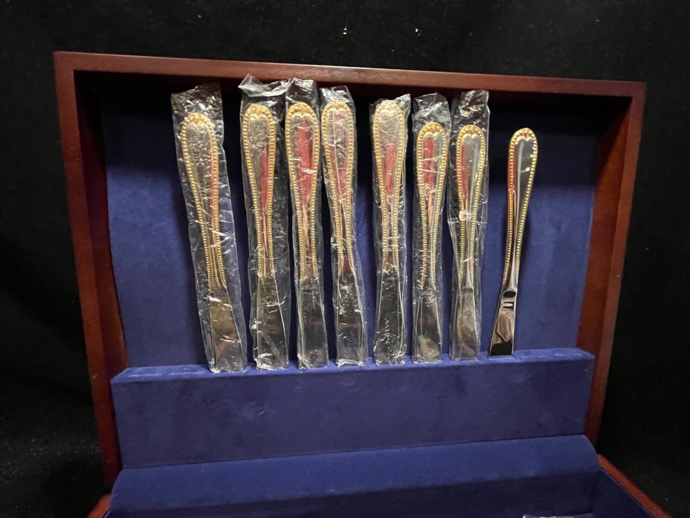 40 Pieces Stainless Flatware, Gold Bead Trim, 8 Place Settings