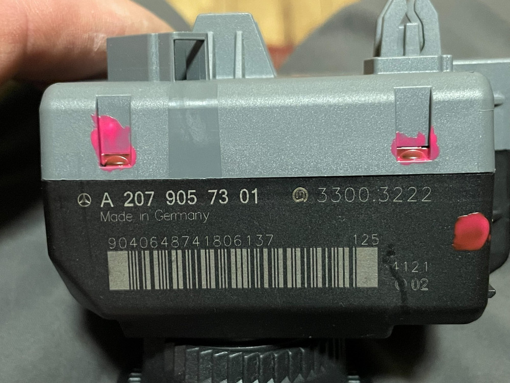 2014 Mercedes C250 Ignition Switch Control Module Unit OEM A 207 905 73 01