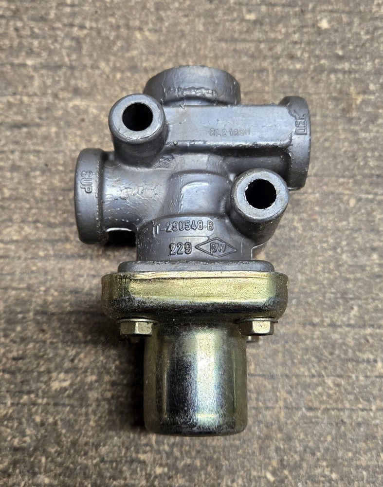 Bendix 286500 Pressure Protection Valve