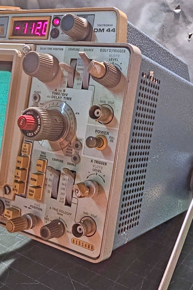 Tektronix 466 Storage Oscilloscope + DM44