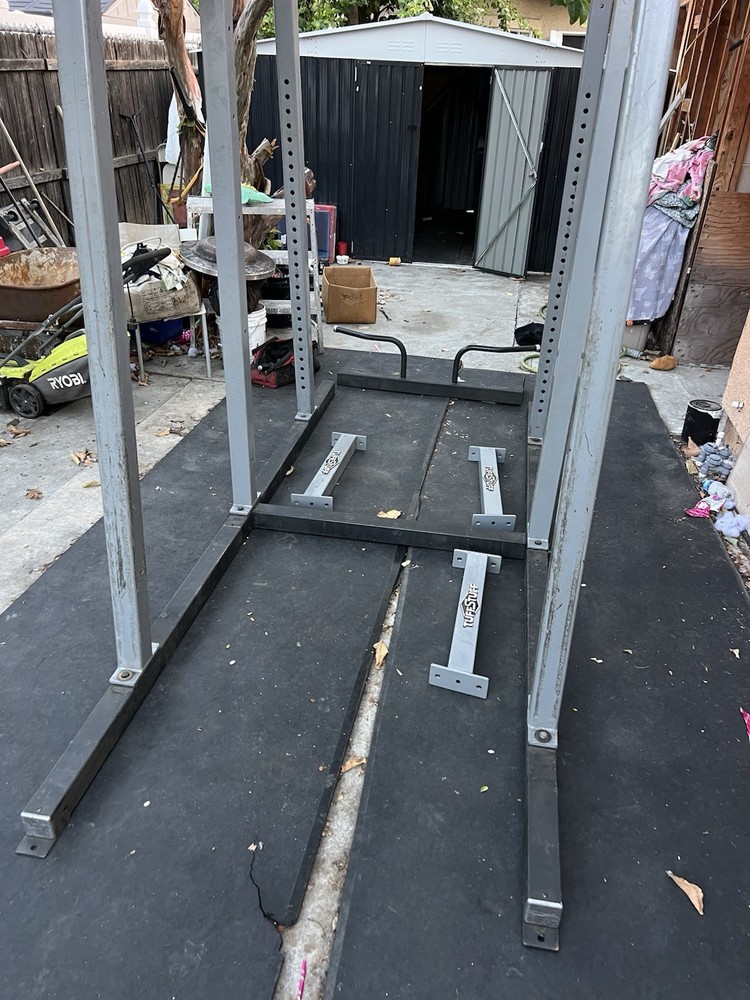 Tuff Stuff Squat Rack. Double Sided Rack 100% Complete (READ DESCRIPTION)