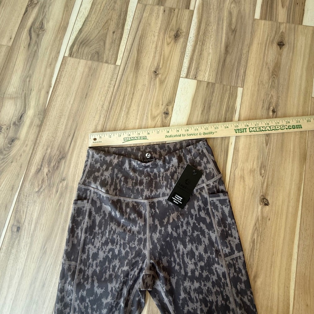 LegEnd Active Printed 7/8 Leggings with Pockets Medium Leopard Print Gray
