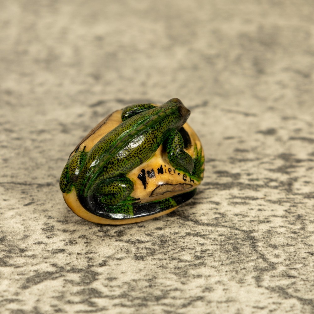 Green Iguana Lizard Tagua Nut Carving