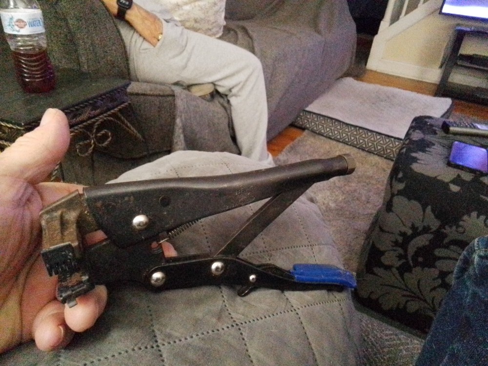 Du Pont/Berg Electronics HT 210A