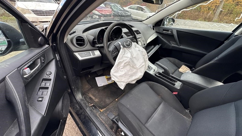 Used Fuse Box Engine fits: 2010 Mazda 3 Grade A