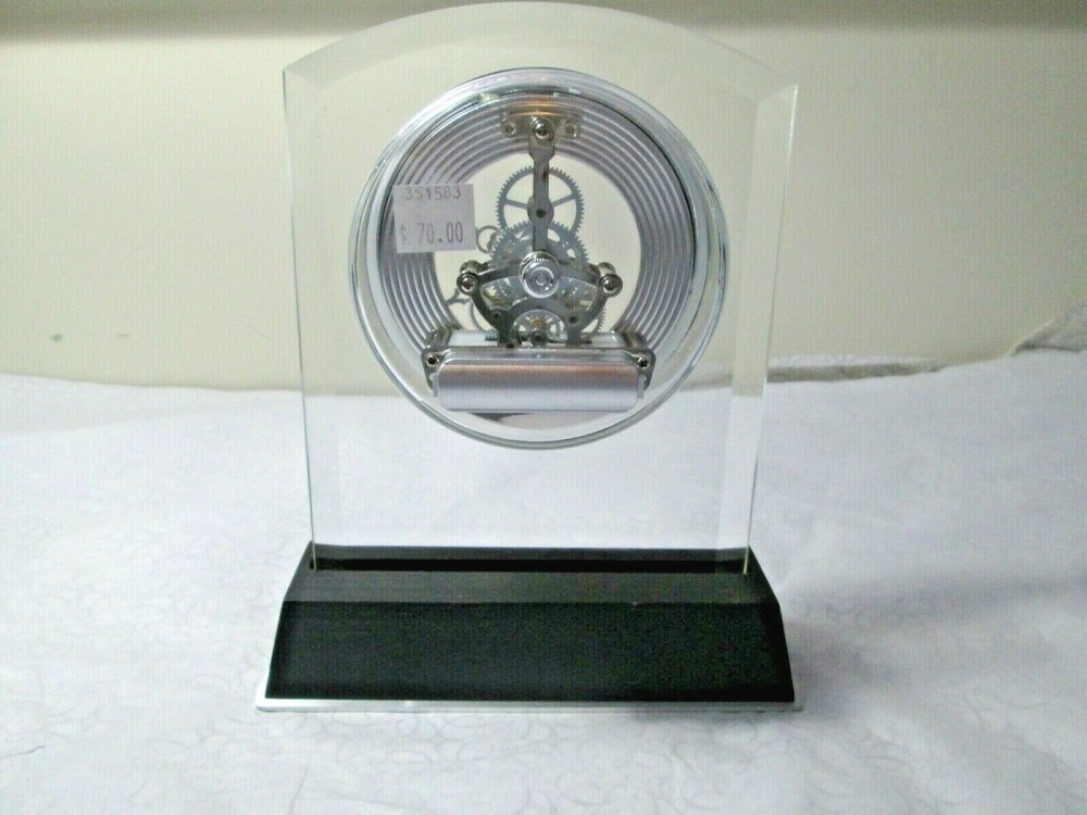 TR - Things remembered Glass Floating Clock - Silver