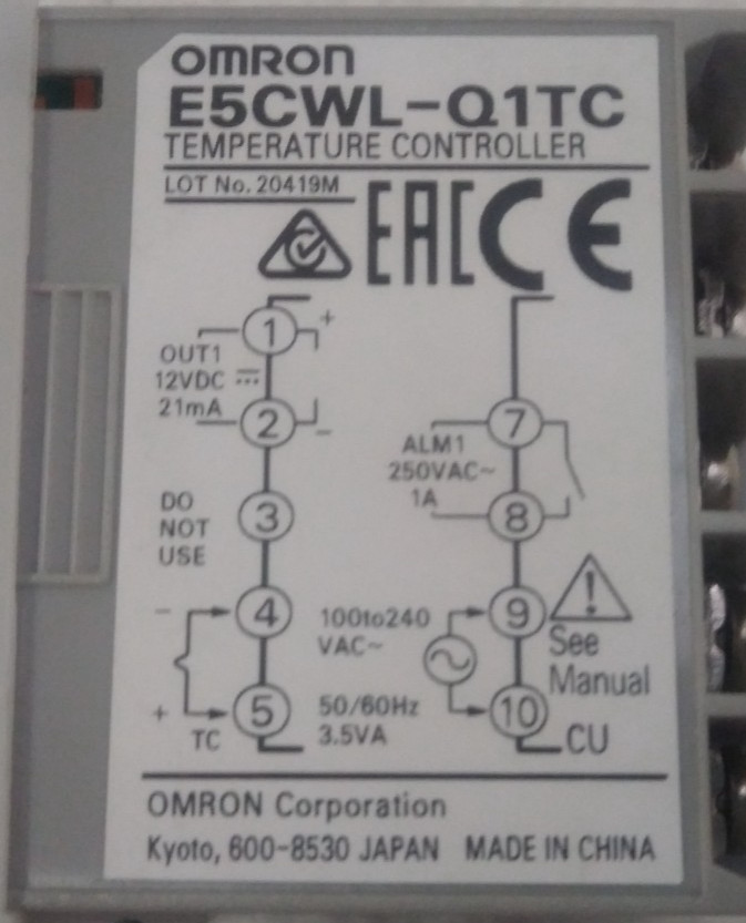 Omron E5CWL-Q1TC Temperature controller