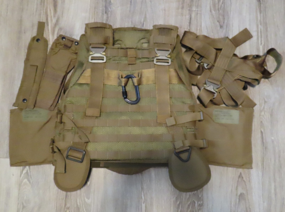 Medium Body Armor Fragmentation Protective Combat with inserts and extras