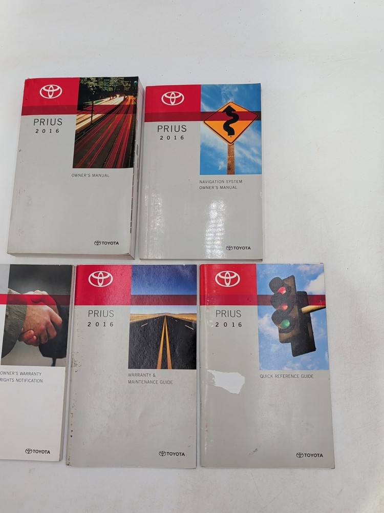 2016 Toyota Prius Owner's Manual Set With Navigation System