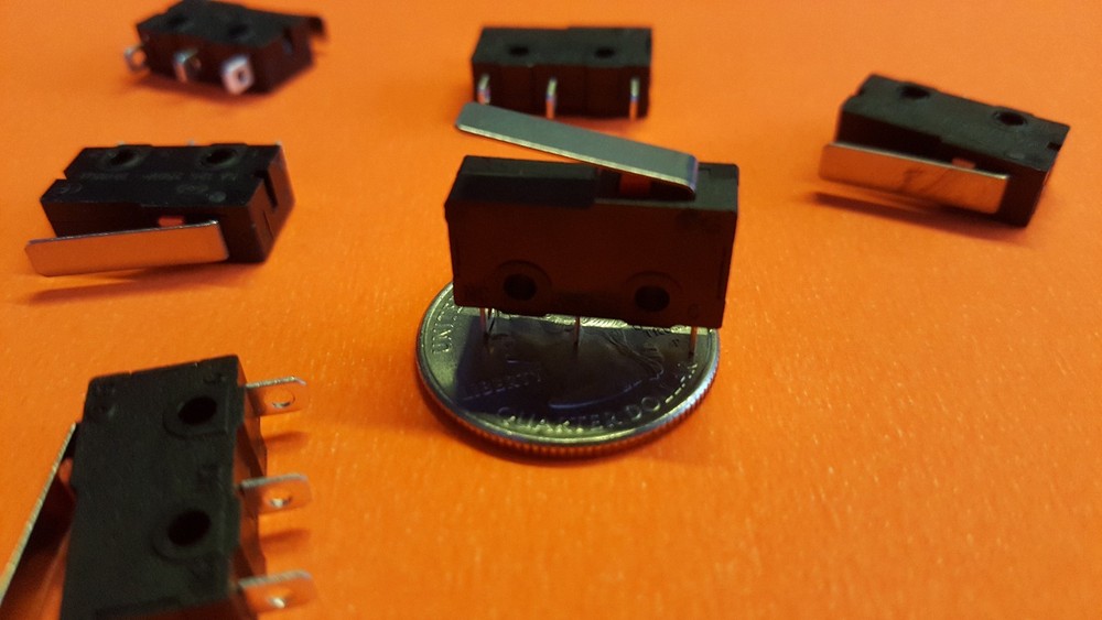 Small Micro / Limit Switch - both Normally OPEN & Closed Contacts