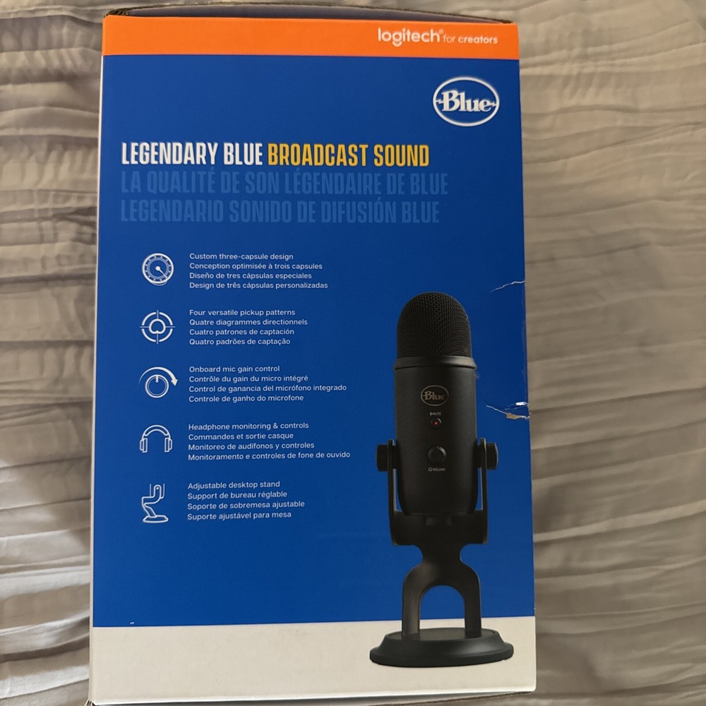 Logitech for Creators Blue Yeti USB Microphone for Gaming, Streaming, Podcasting