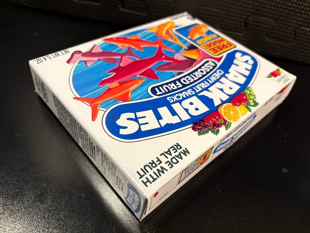 Shark Bites fruit snacks - Empty custom design display box