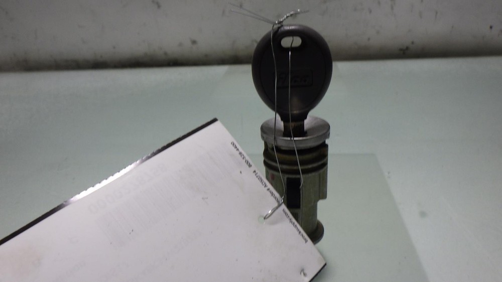 04 JEEP LIBERTY Ignition W/Key