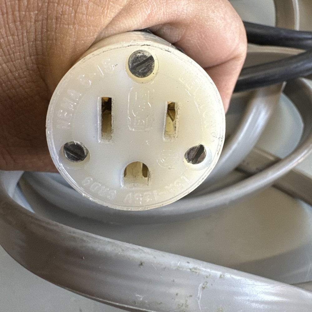 Chroma 6120 Programable AC Source Model 6120