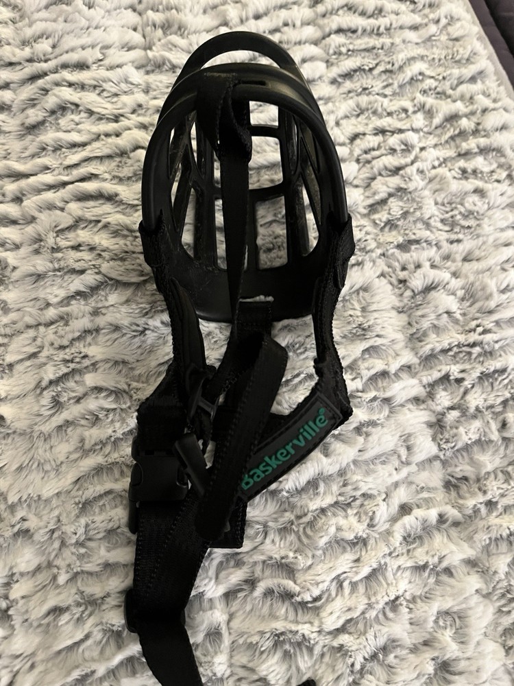 Baskerville Ultra Muzzle Dog Training Accessory, Size 4, Black