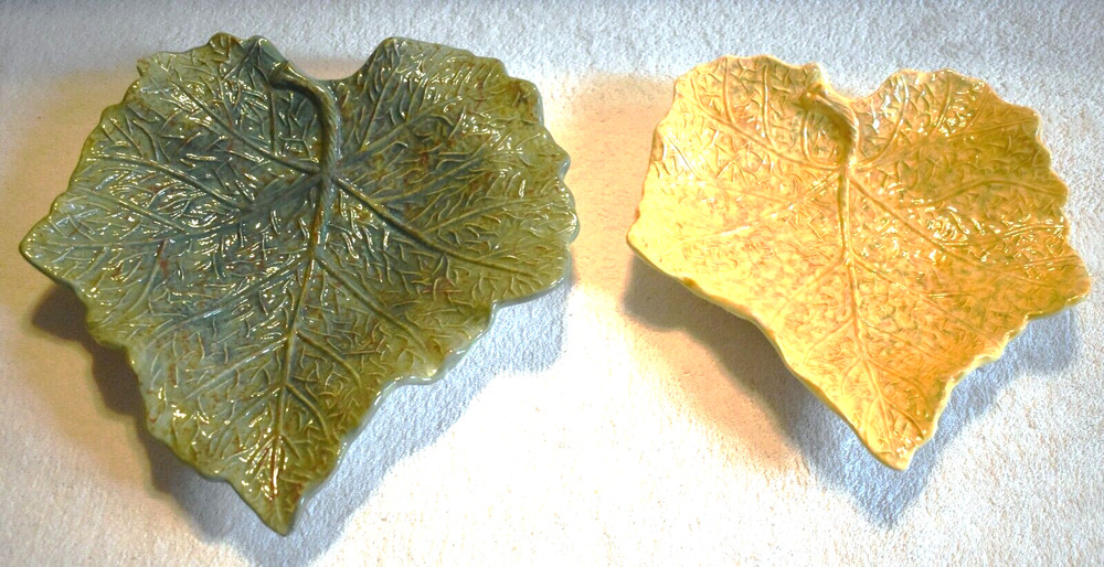 VINTAGE A SPECIAL PLACE CERAMIC LEAF DISHES (2)