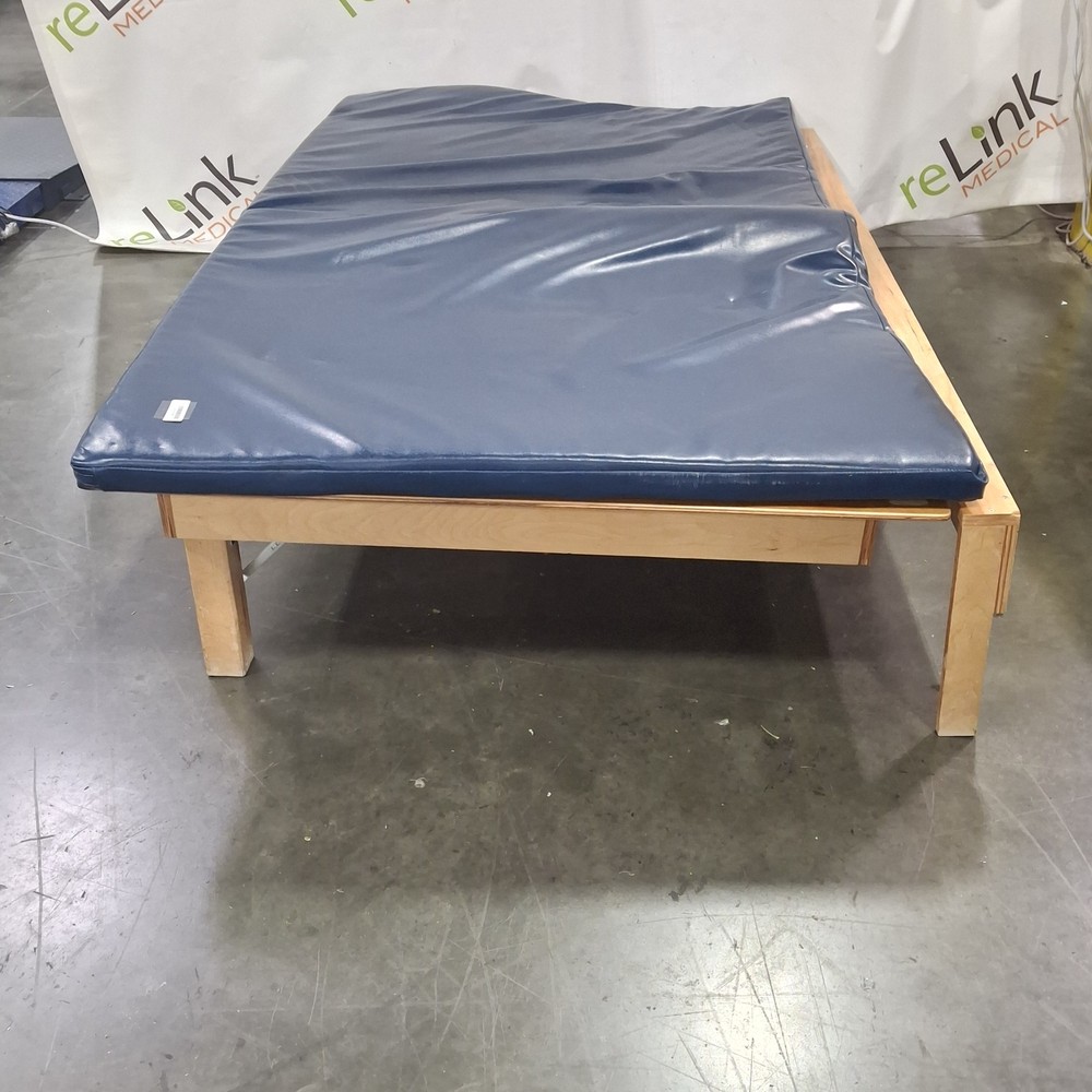 Midland 2236 Mat Platform Table