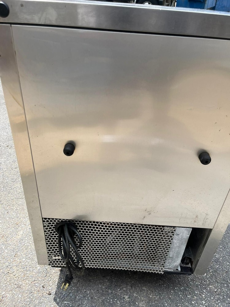 TRUE TUC-24, 24" W UNDERCOUNTER REFRIGERATOR