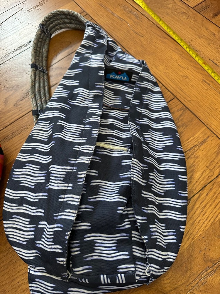 kavu sling back pack blue with stripes