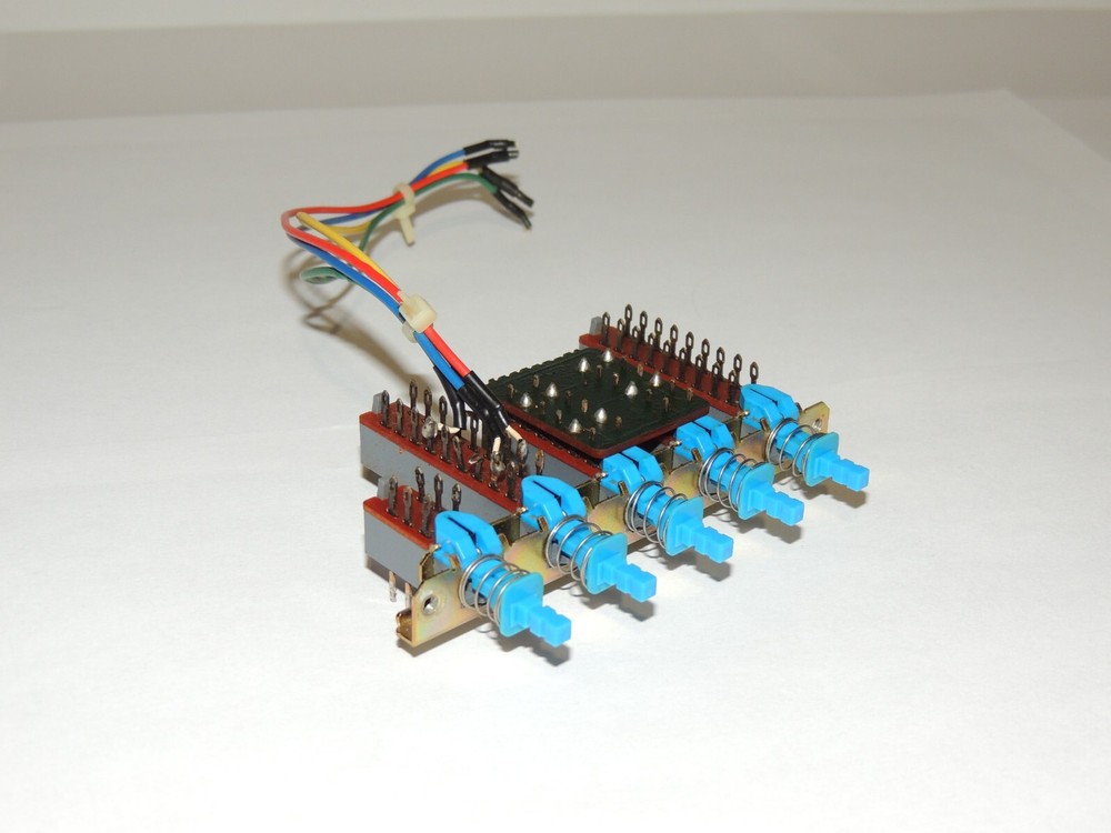 MCS-3035    EQ Push Switch Assembly