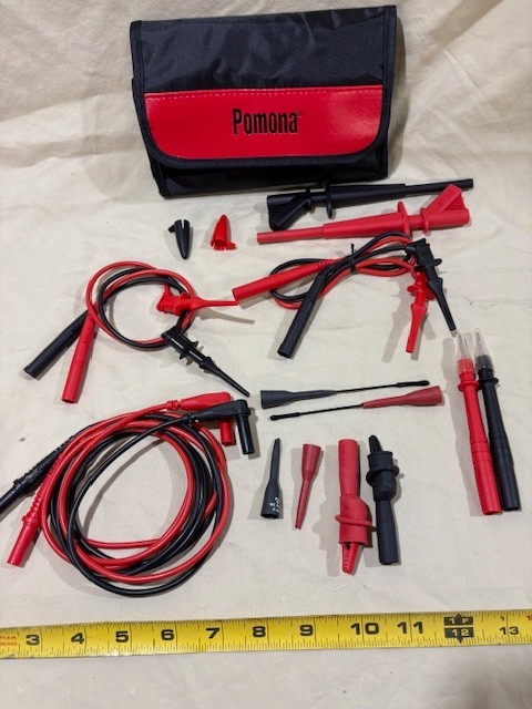 Pamona Electronics Deluxe Electronics DMM Test Lead Kit Model 5674c w/Case