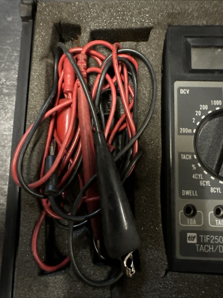 TIF 250 Digital Inductive Tach/ Dwell Multimeter In Case