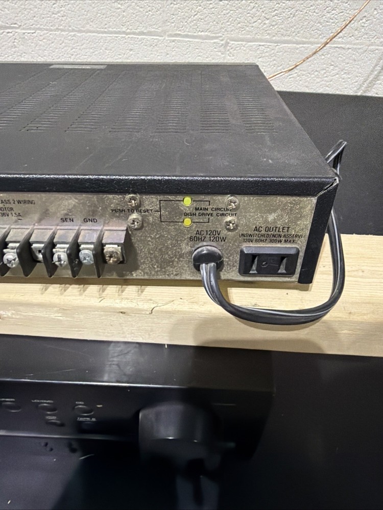 Realistic Satellite Receiver SR 2012 Powers On Vintage Rare Tech