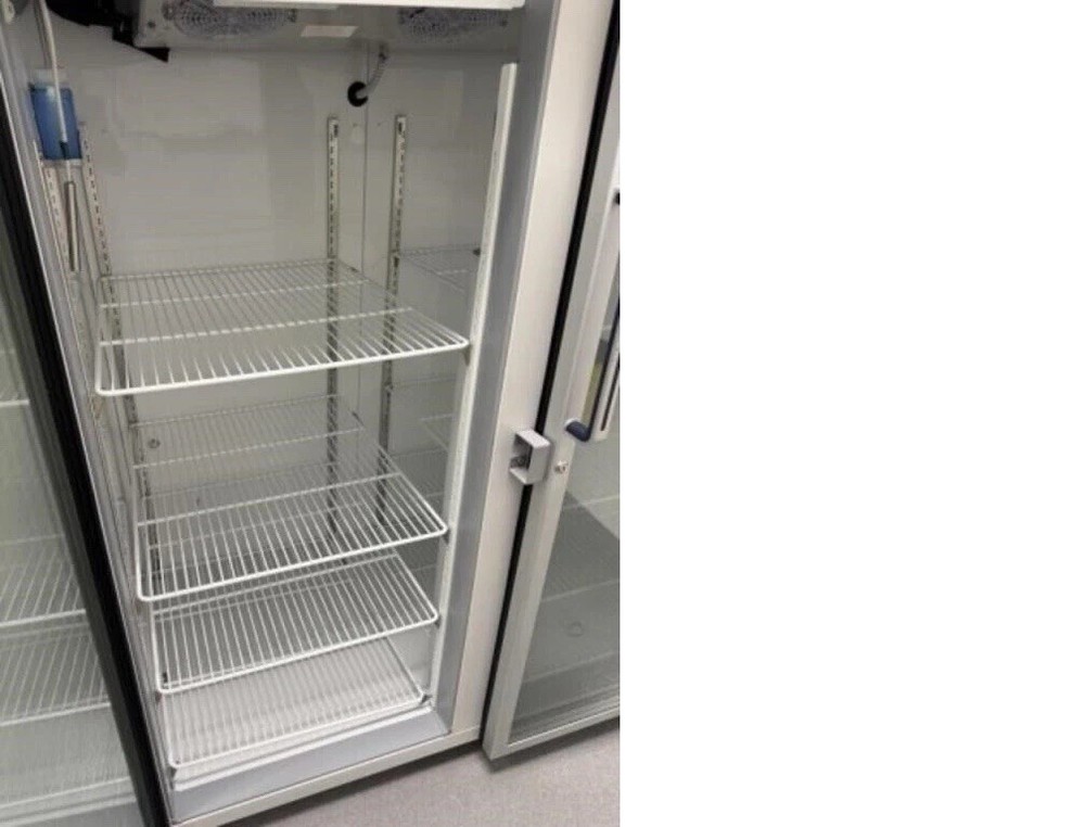 THERMO TSX5005SA Double Solid Door High-Performance Refrigerator w/ Shelves