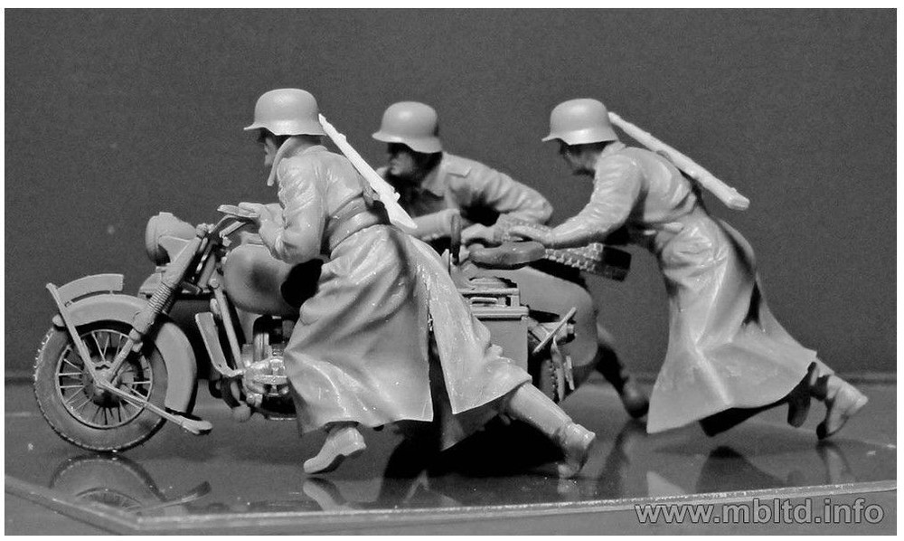 Master Box 35178 - 1/35 - German Motorcyclists WWII