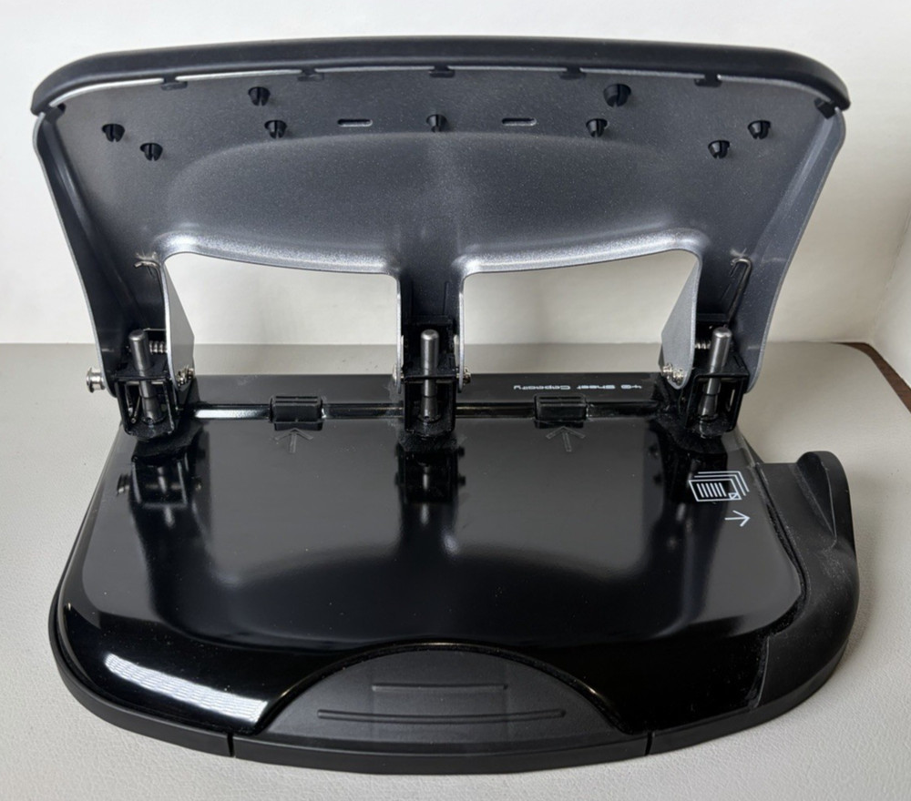 Bostitch HP40 EZ Squeeze 40 Sheet 3 Hole Punch - Silver/Black