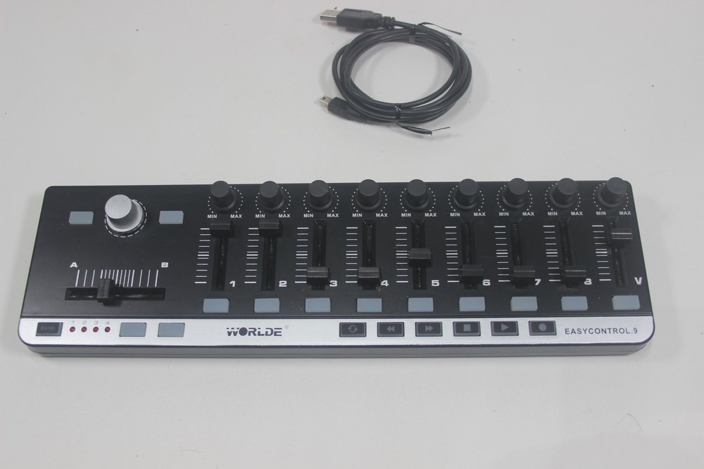 WorldE EasyControl.9 Portable Mini USB 9 Slim-Line Control MIDI Controller Black