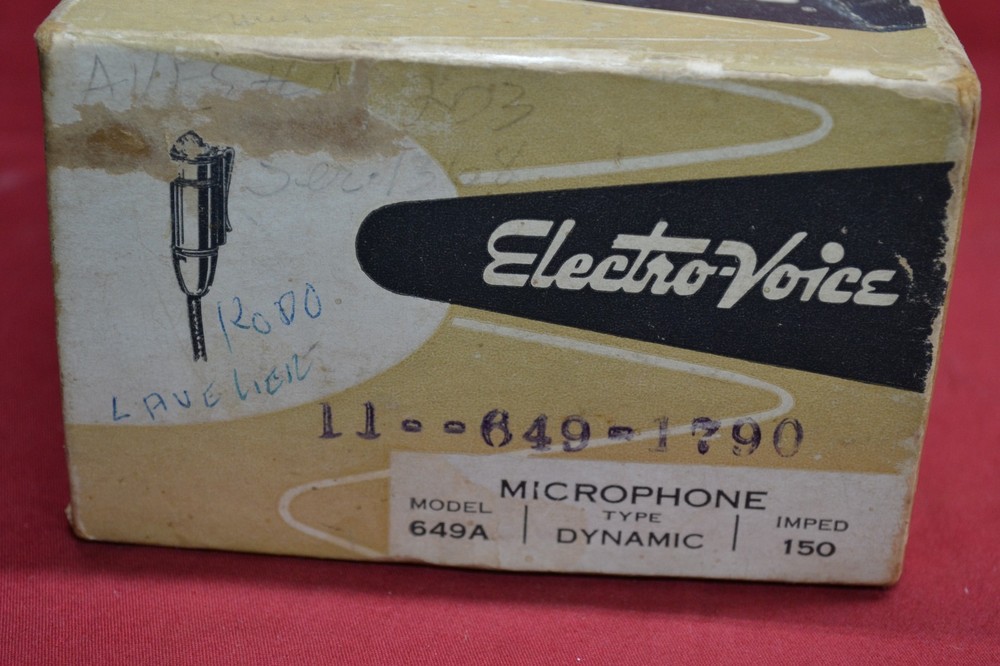 VINTAGE ELECTRO VOICE 649B DYNAMIC LAVALIER MICROPHONE WITH BOX