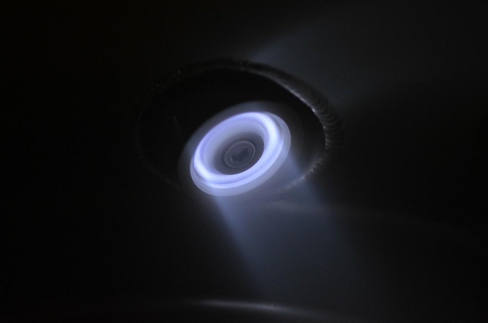 Anode layer ion source plasma sputtering thin film 2.75" conflat SHV baseplate