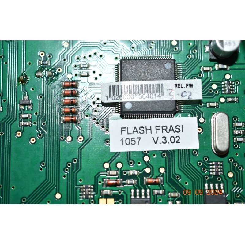 URMET 1057/018 Wireless Control Unit With Display And Control Keyboard