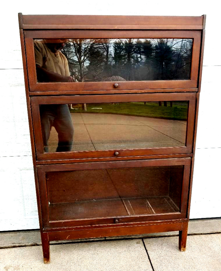 UNUSUAL MISSION STYLE 3 STACK BARRISTER BOOKCASE W/ GRADUATED SIZED SECTIONS