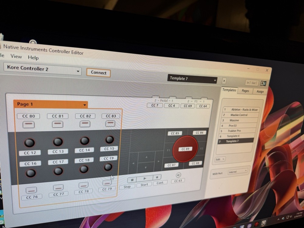 Native Instruments Kore 2 USB MIDI Controller