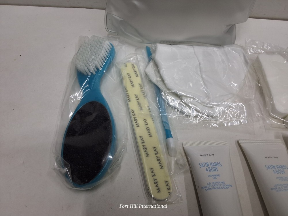 Mary Kay Satin hands footsteps pedicure kit