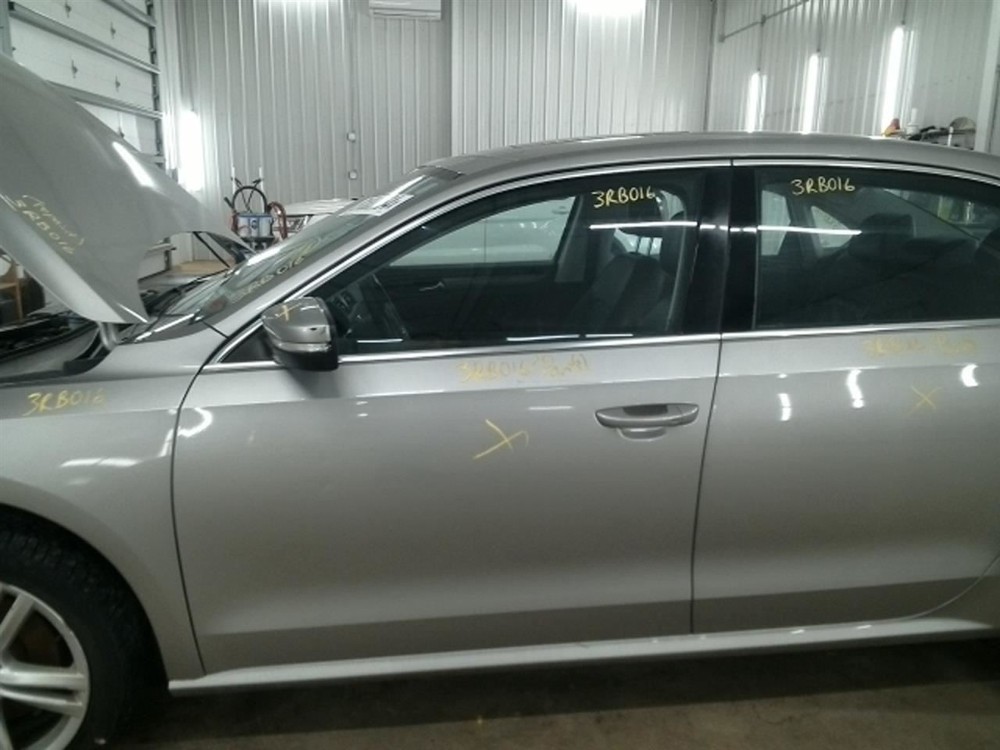 PASSAT 2014 High Mounted Stop Light 104805528