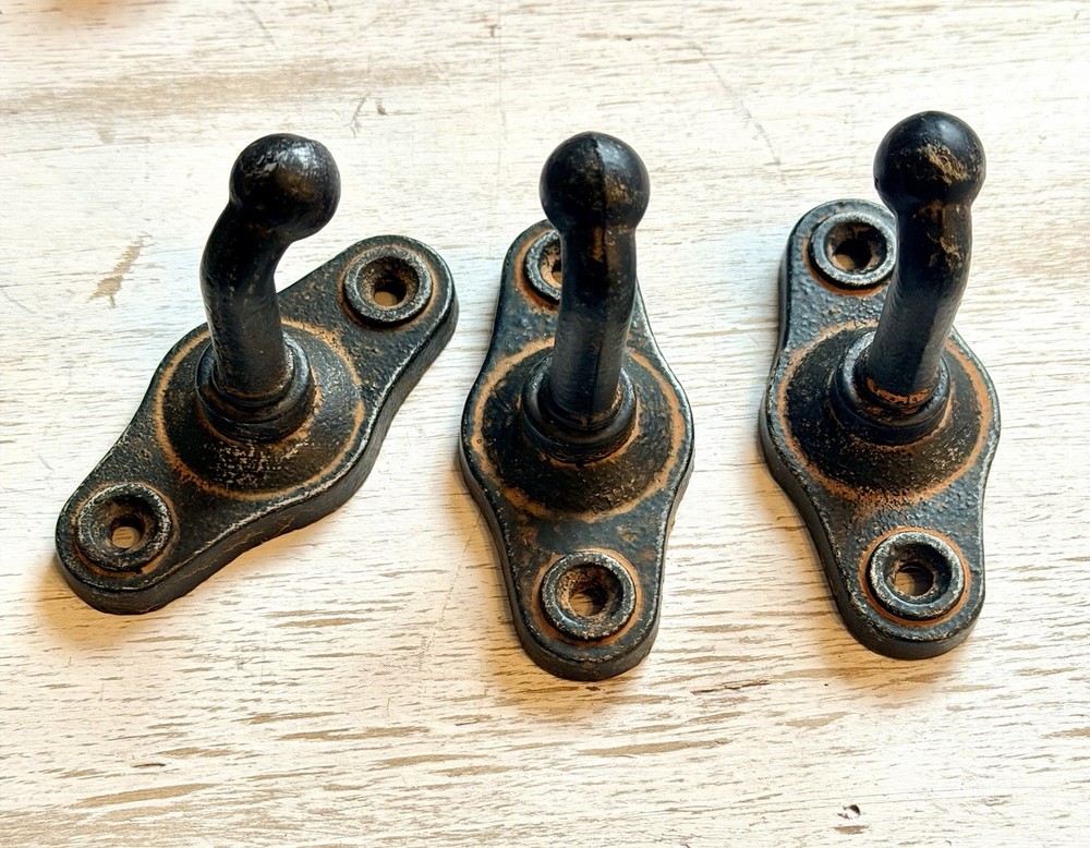 4 Antique Black Brown Cast Iron Rusted Wall-Mounted Hook with Rustic Finish