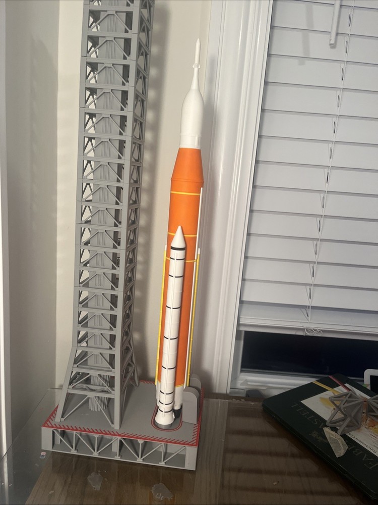 Custom Artemis 2 SLS 1:200 Scale Model Rocket