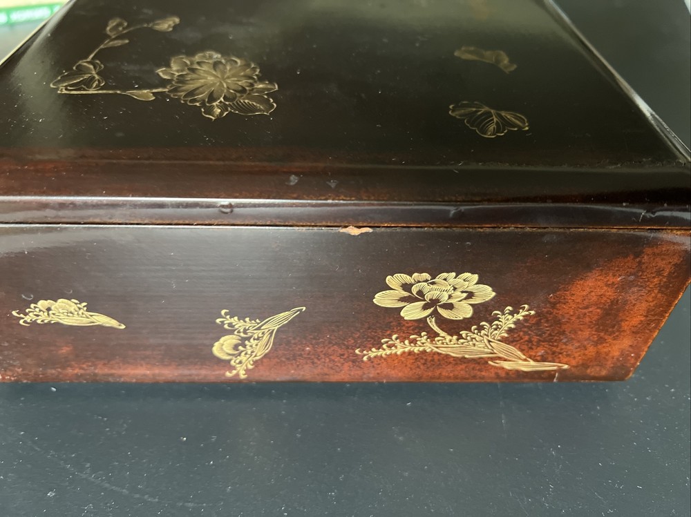 Large Japanese Lacquer Wooden Ware box. 9”X8.2”