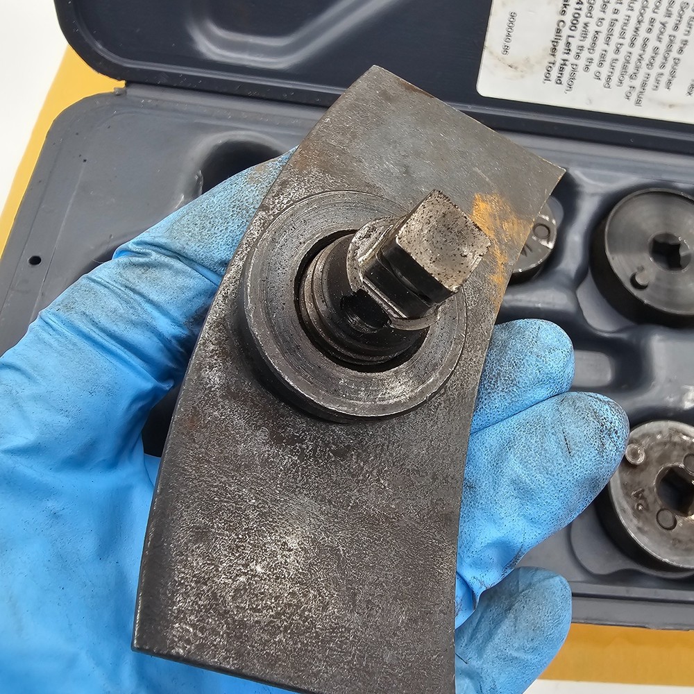 Matco Tools DB25 Rear Wheel Disc Brake Piston Tool Set Pre-owned