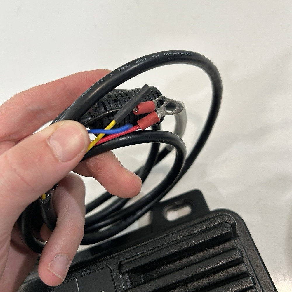 Lowrance Active Target 1 Sonar System Black Box And Transducer