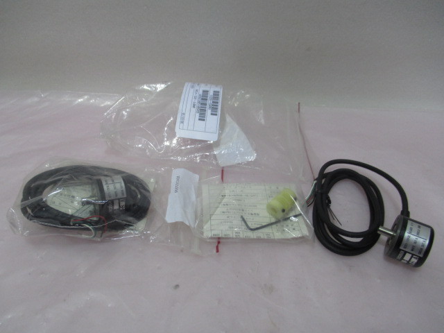2 Sunx Rec-32-100 Rotary Encoder, 422684