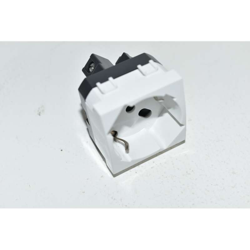 ABB Chiara 2CSK1109CH Socket 2P+T 16A Bivalent Bypass Schuko Type P30/P17