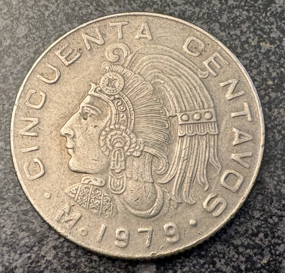 Mexico (2) 50 Centavos coins - 1979