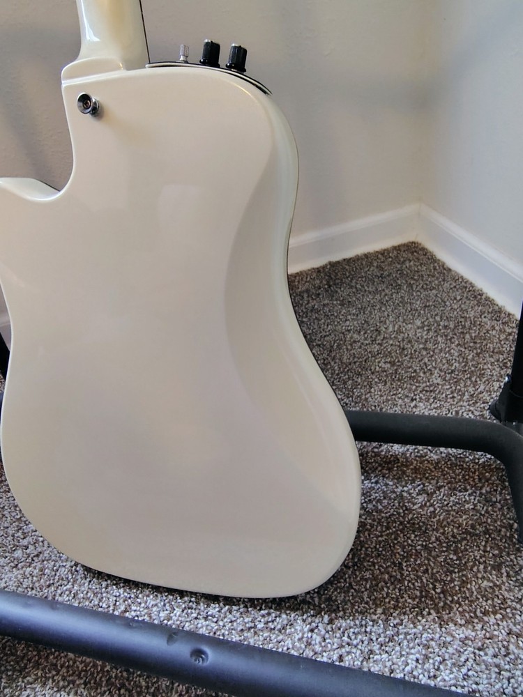 Washburn SBF-24 Thinline with Hard Shell Case