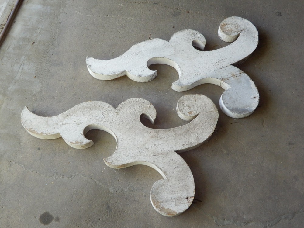 2 LARGE ANTIQUE ARCHITECTURAL CORBELS CHIPPY WHITE CIRCA 1850 2