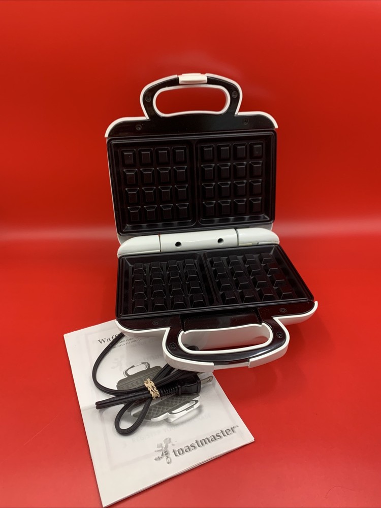 Toastmaster Easy Clean Waffle Baker - TWB2 0220 White Tested Working & Clean